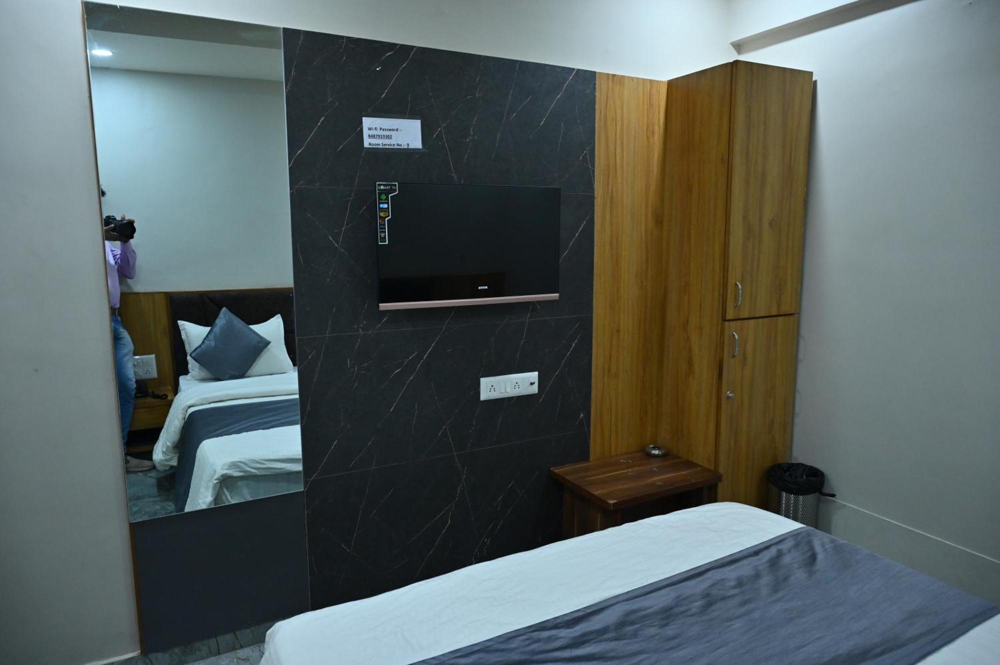 Hotel Sury Villa Ahmedabad Exterior photo