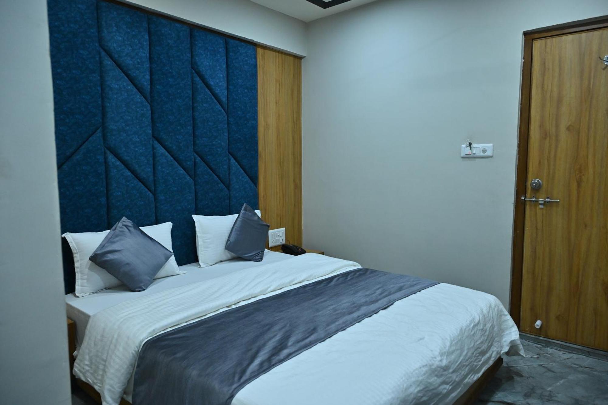 Hotel Sury Villa Ahmedabad Exterior photo