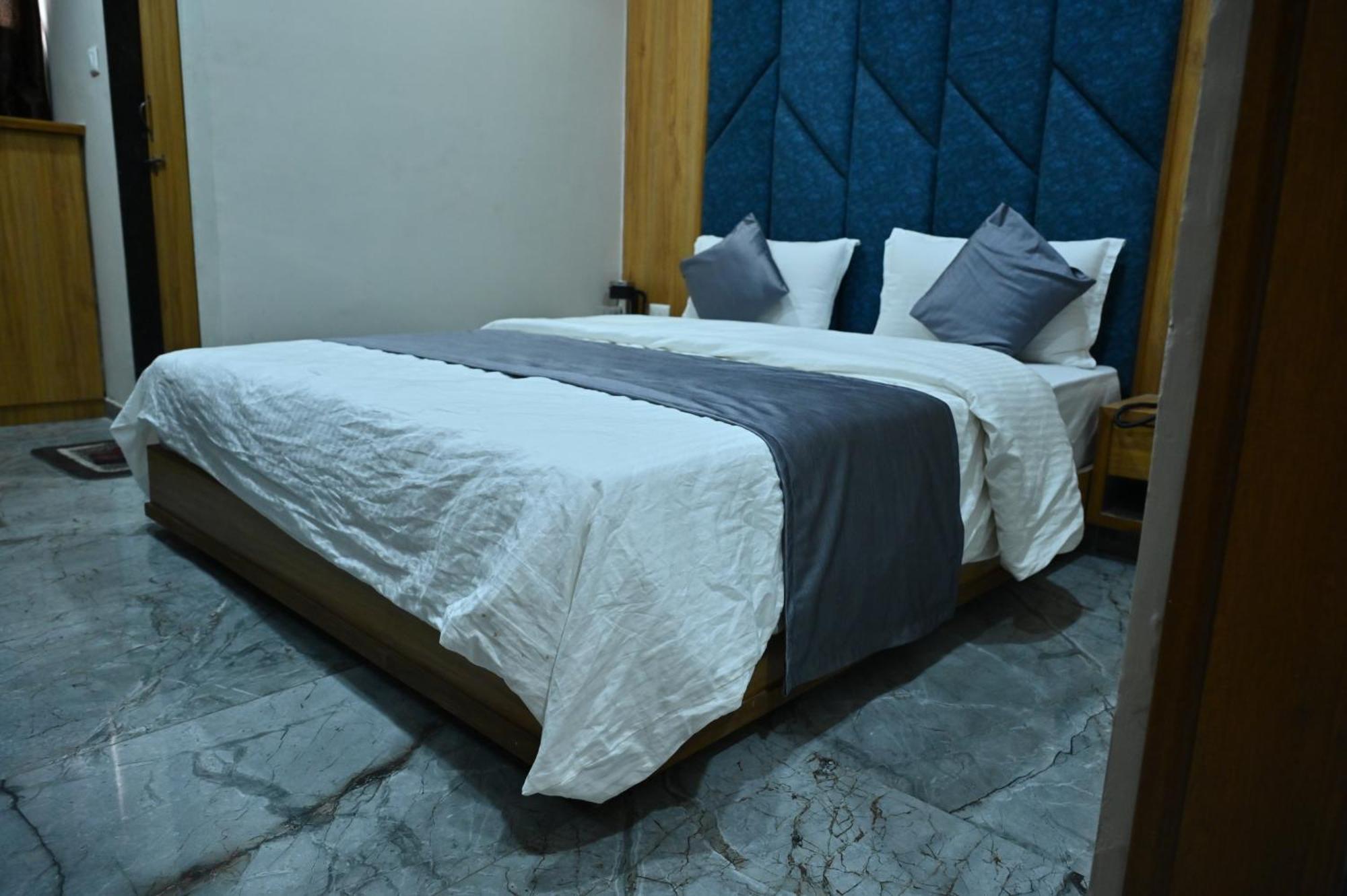 Hotel Sury Villa Ahmedabad Exterior photo